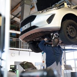 Kai Hansen KFZ-Meisterbetrieb in Büdelsdorf Schleswig-Holstein Werkstatt Galerie 21